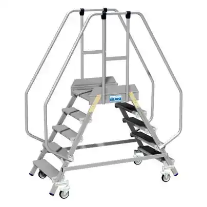 Dobbel plattformtrapp i aluminium med 2x5 trinn, rekkverk og fire hjul
